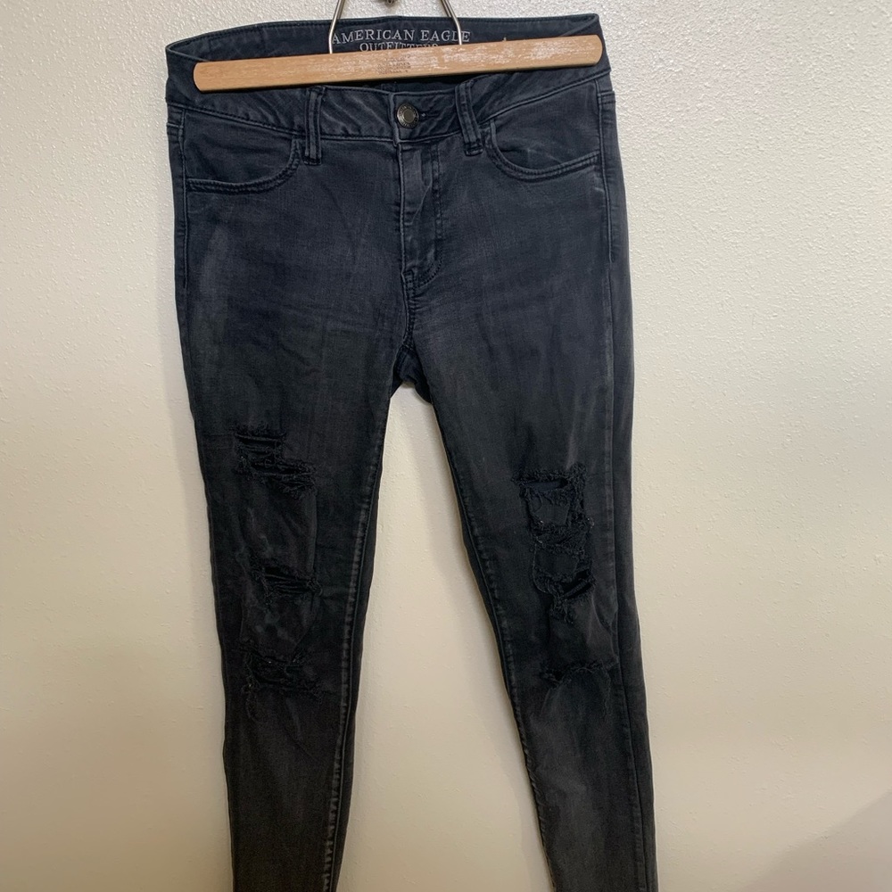 Black jeggings with rips. Size 4 Long. American Eagle